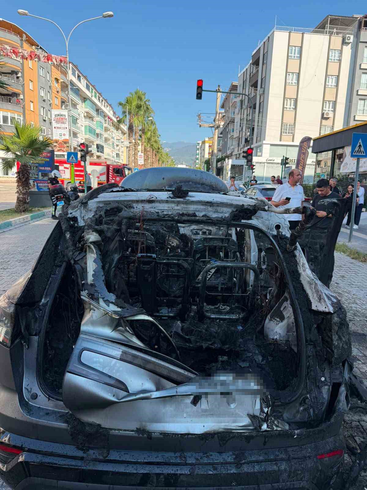 Osmaniye’de seyir halindeki otomobil yandı