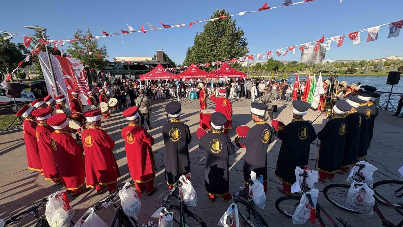Çorum’da 534 yıllık Osmanlı vakıf geleneği yaşatıldı: Toplu sünnet şöleniyle çocukların yüzü güldü