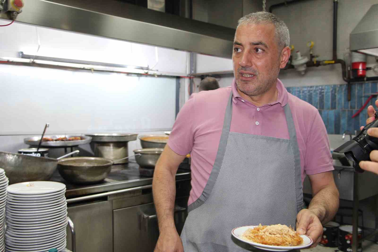 Rizelilerin iyi bildiği, bilmeyenlerin sonradan sevdiği lezzet: Pilav üstü kadayıf