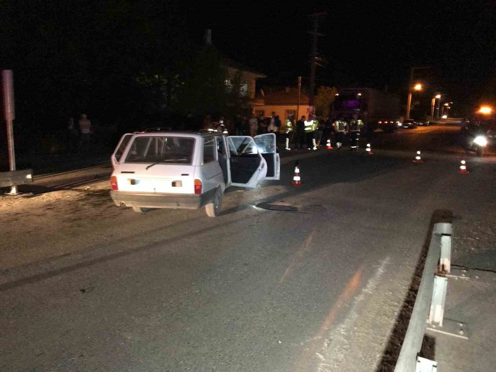 Otomobille çarpışan motosikletin sürücüsü ağır yaralandı