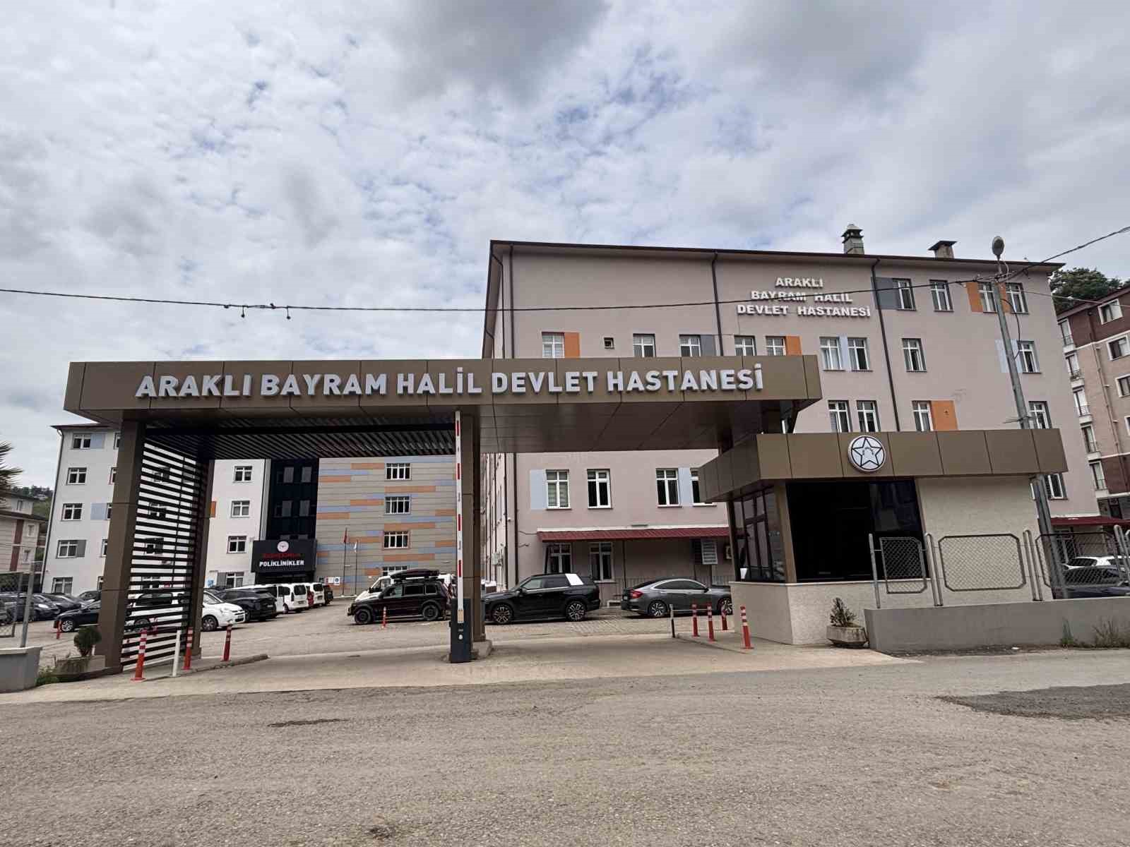 Başhekim yüzde 1 umutla hayata tutundu: Çantasındaki yapay kalple mesaisine başladı