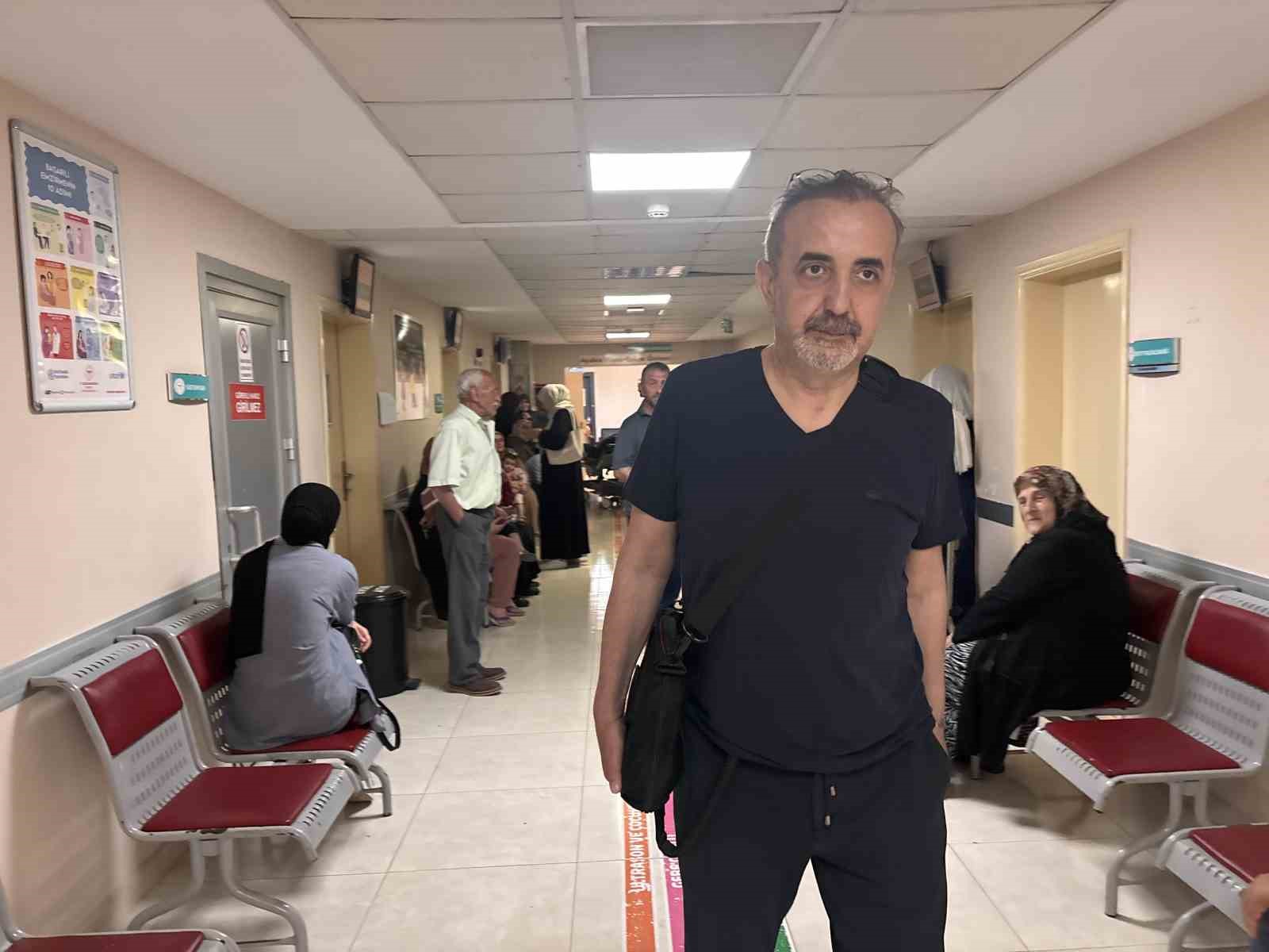 Başhekim yüzde 1 umutla hayata tutundu: Çantasındaki yapay kalple mesaisine başladı
