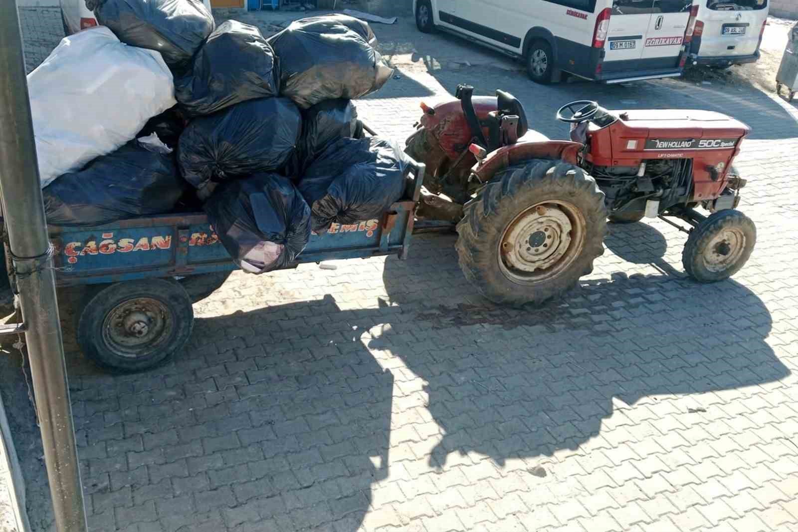 Efeler’de düğün alanlarında temizlik çalışması