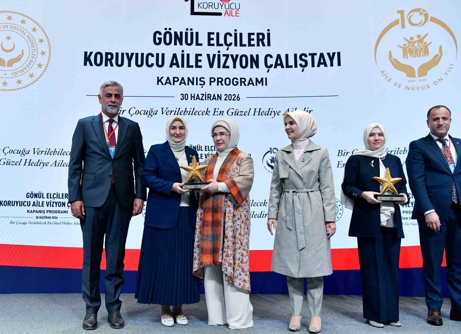 Kahramanmaraş’a koruyucu aile hizmetlerinde "Kalabalık Aile Özel Ödülü"