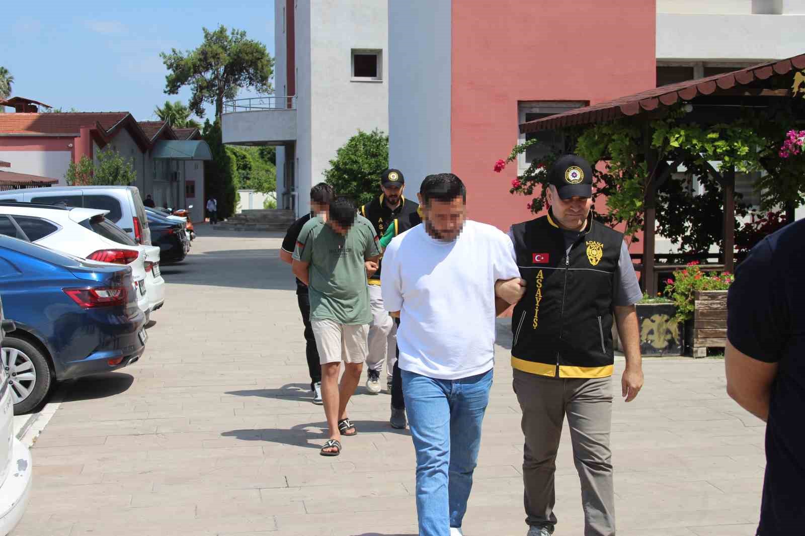 Adana’da ’büyü bozma’ vaadiyle dolandırıcılık yapan şebeke çökertildi