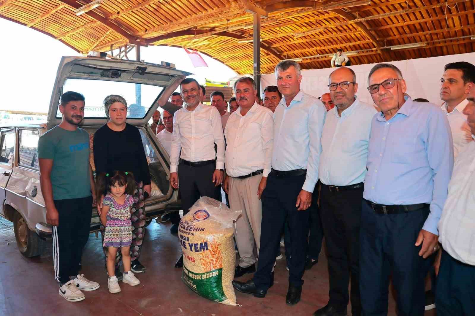 Beyağaçlı 374 üreticiye yem desteği sağlandı