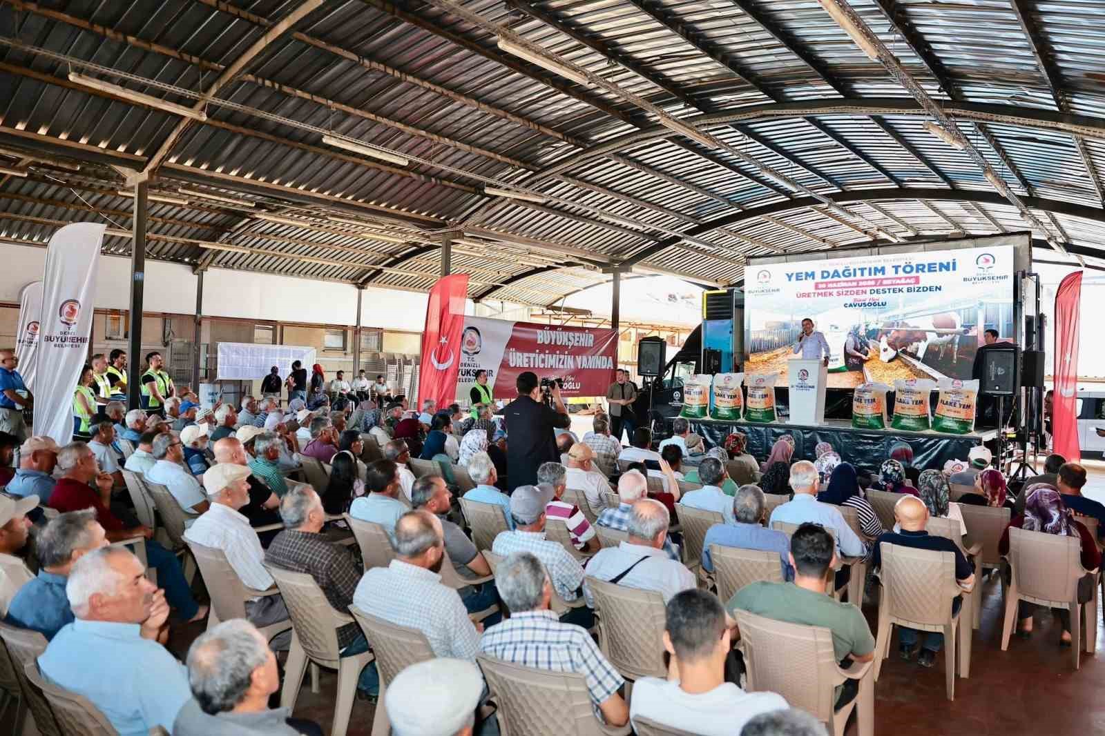 Beyağaçlı 374 üreticiye yem desteği sağlandı