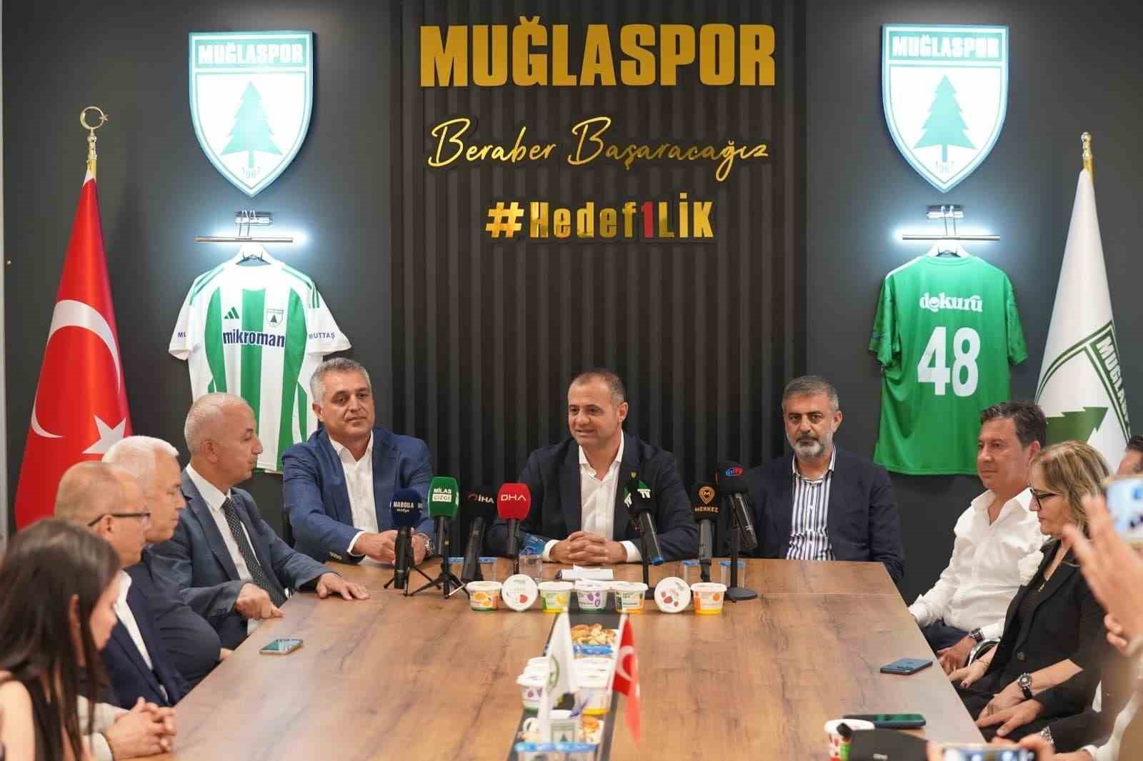 Muğlaspor’da sponsorluk imzaları atıldı