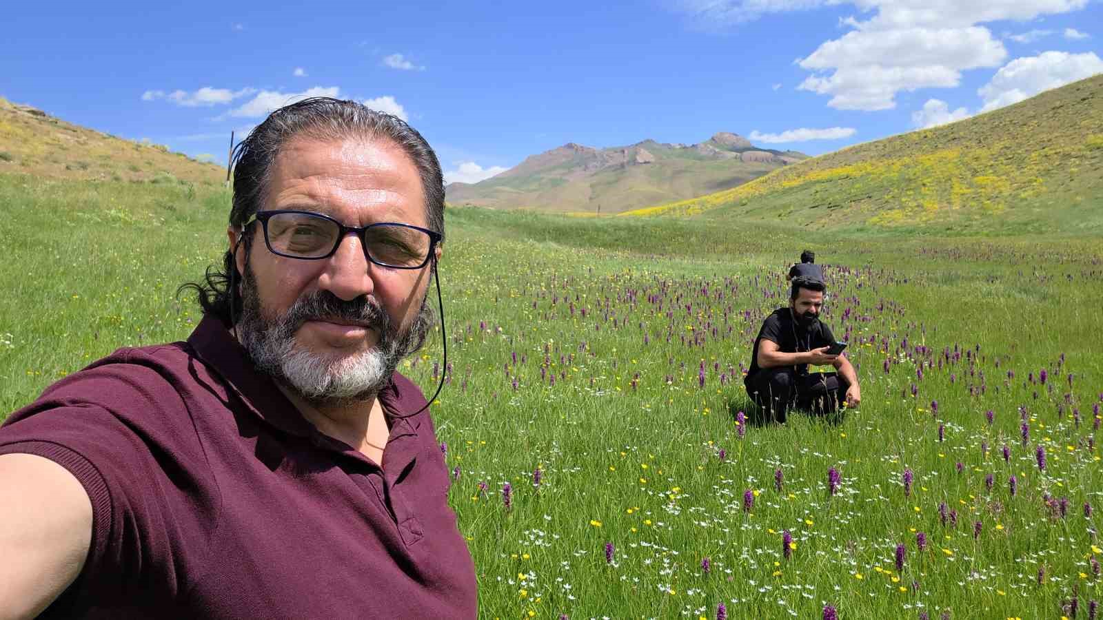 Van’ın yaylaları, çiçekleri ve karlı zirveleriyle mest ediyor