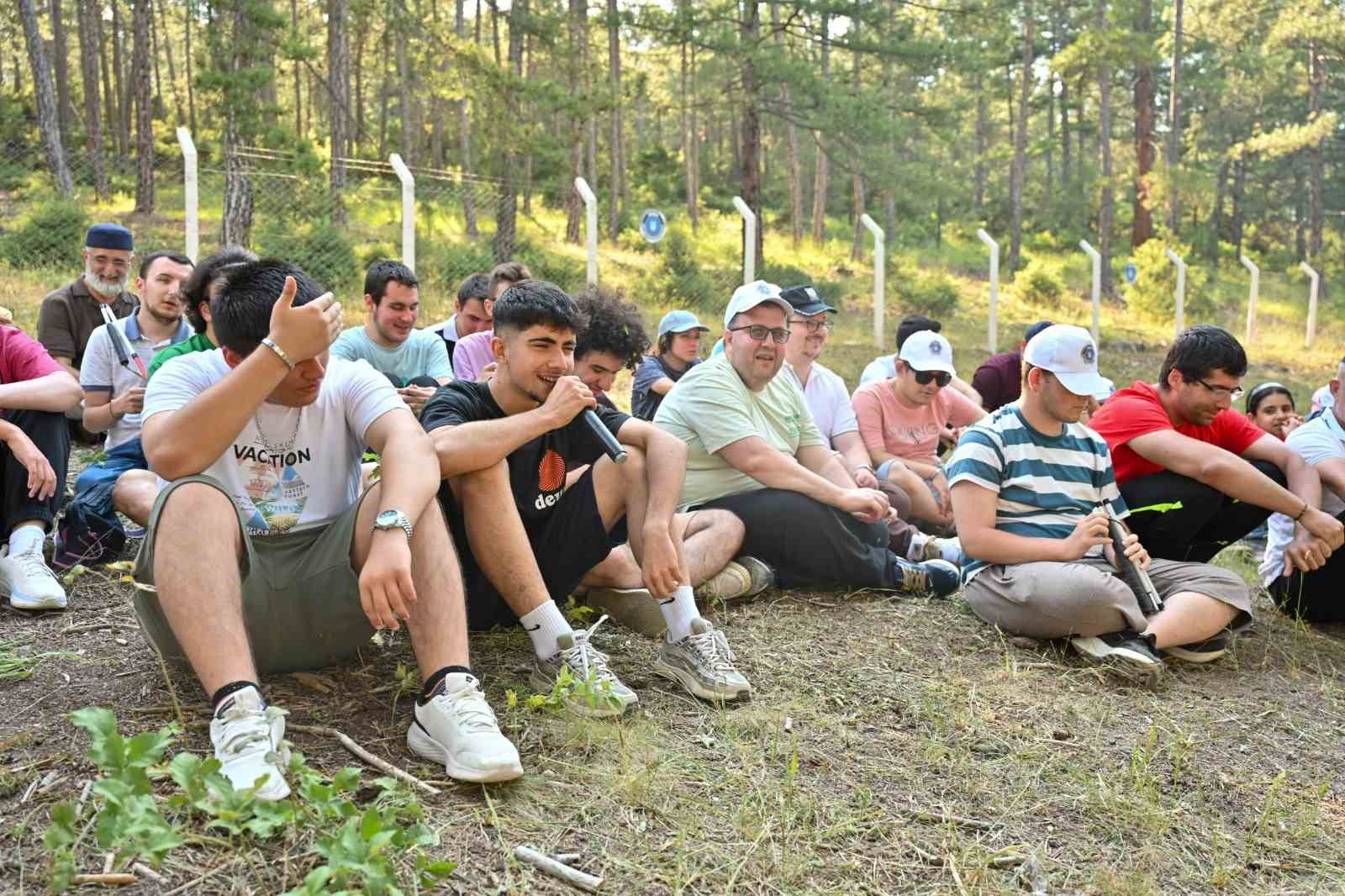 Büyükşehir’in gençlik kampında engeller eğlenerek aşıldı