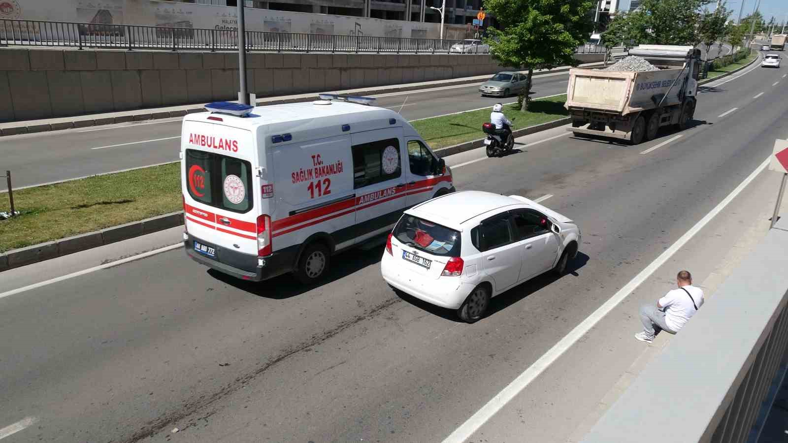 Malatya’da altgeçitte otomobiller çarpıştı: 3 yaralı