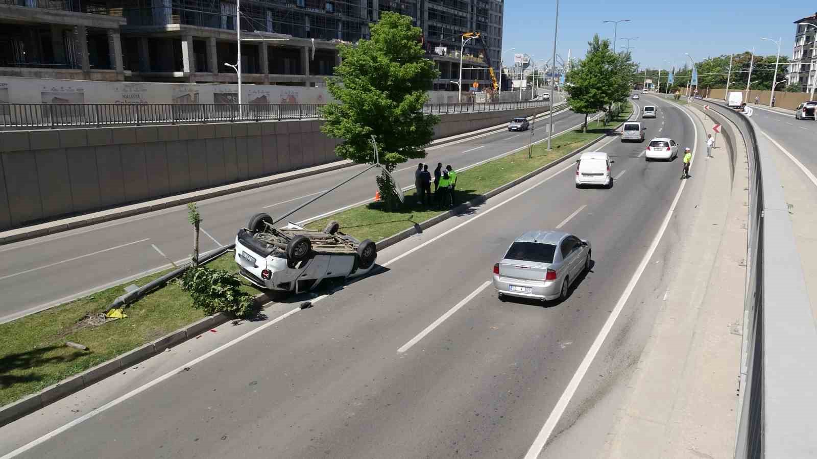 Malatya’da altgeçitte otomobiller çarpıştı: 3 yaralı