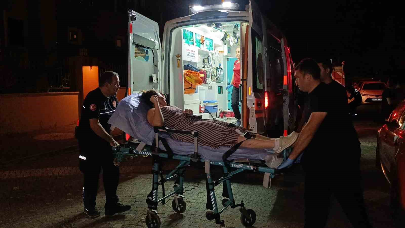 Genç kadının mazgala sıkışan ayağı itfaiye ekibi sayesinde kurtarıldı
