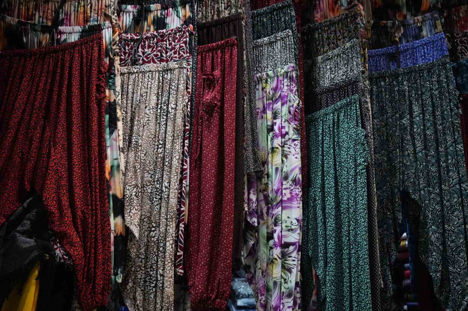 Gaziantep’te sıcak havalar şalvara ilgiyi artırdı