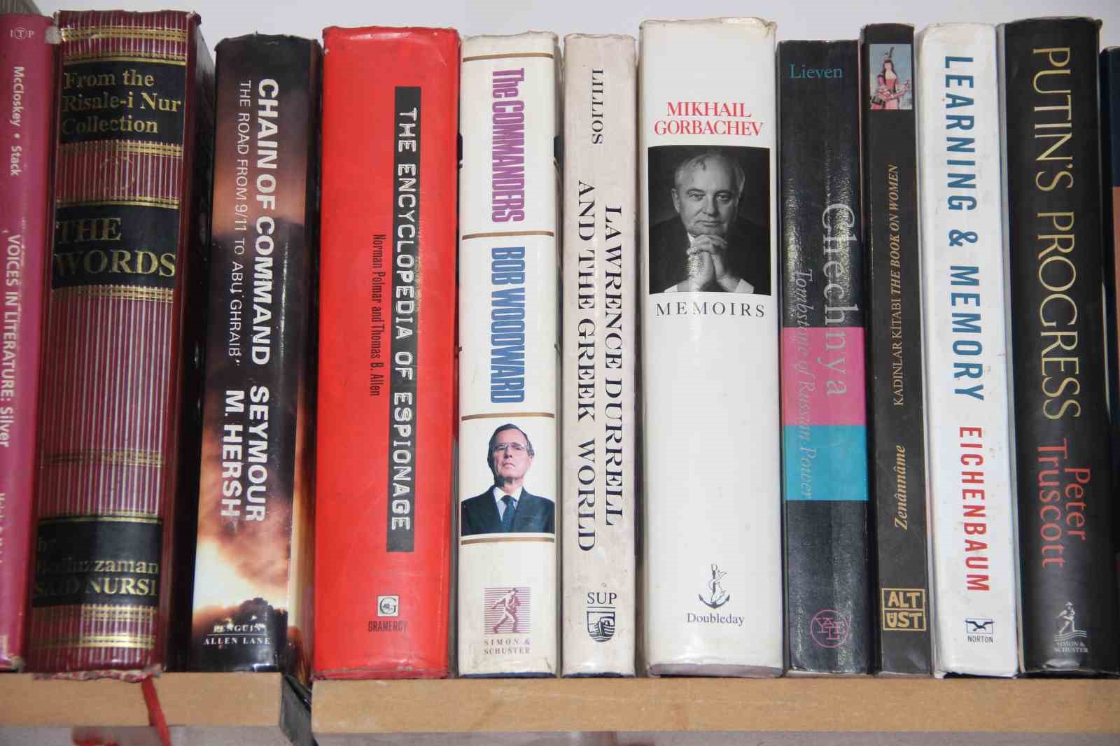 Haydar Aliyev’in danışmanı İrfan Ülkü’nün, özel kaleminin kütüphanesi Erzurum’da bir sahafta çıktı