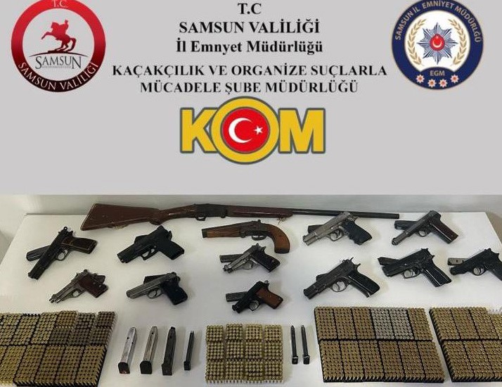 Silah tacirlerine ve düğün magandalarına operasyon: 12 tabanca ele geçirildi