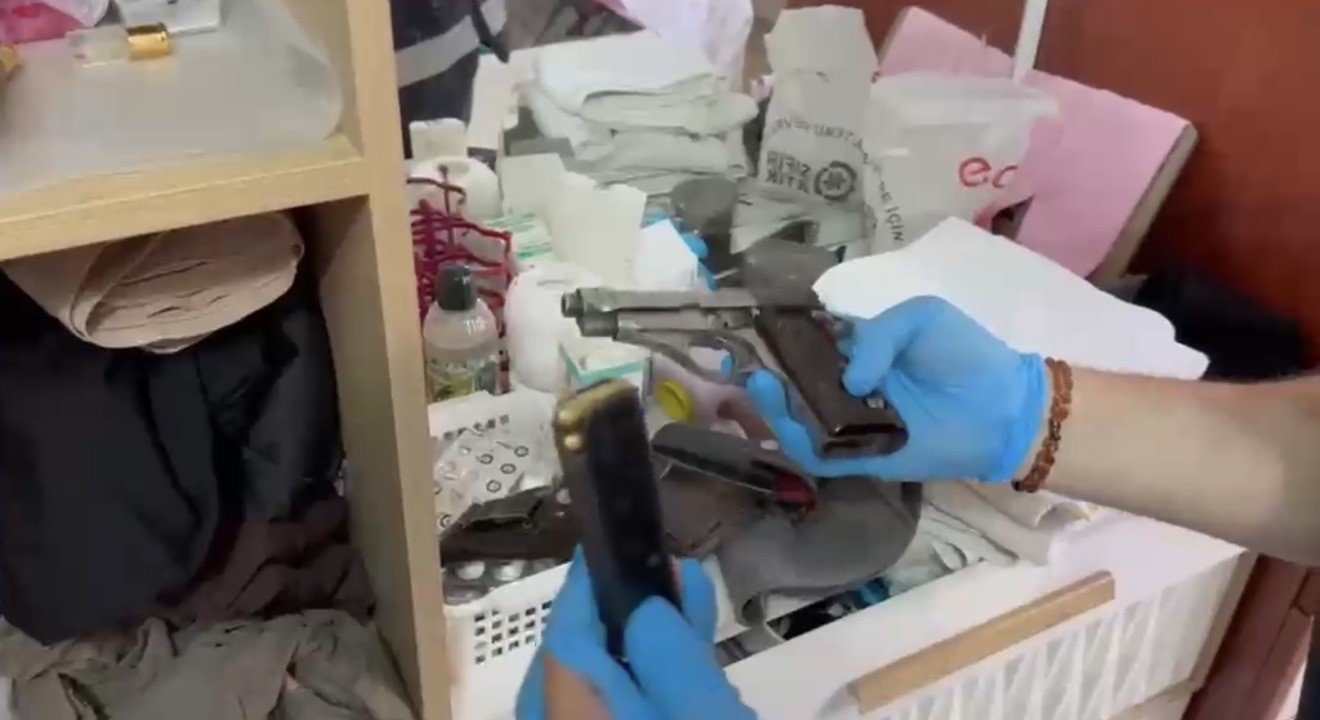 Silah tacirlerine ve düğün magandalarına operasyon: 12 tabanca ele geçirildi