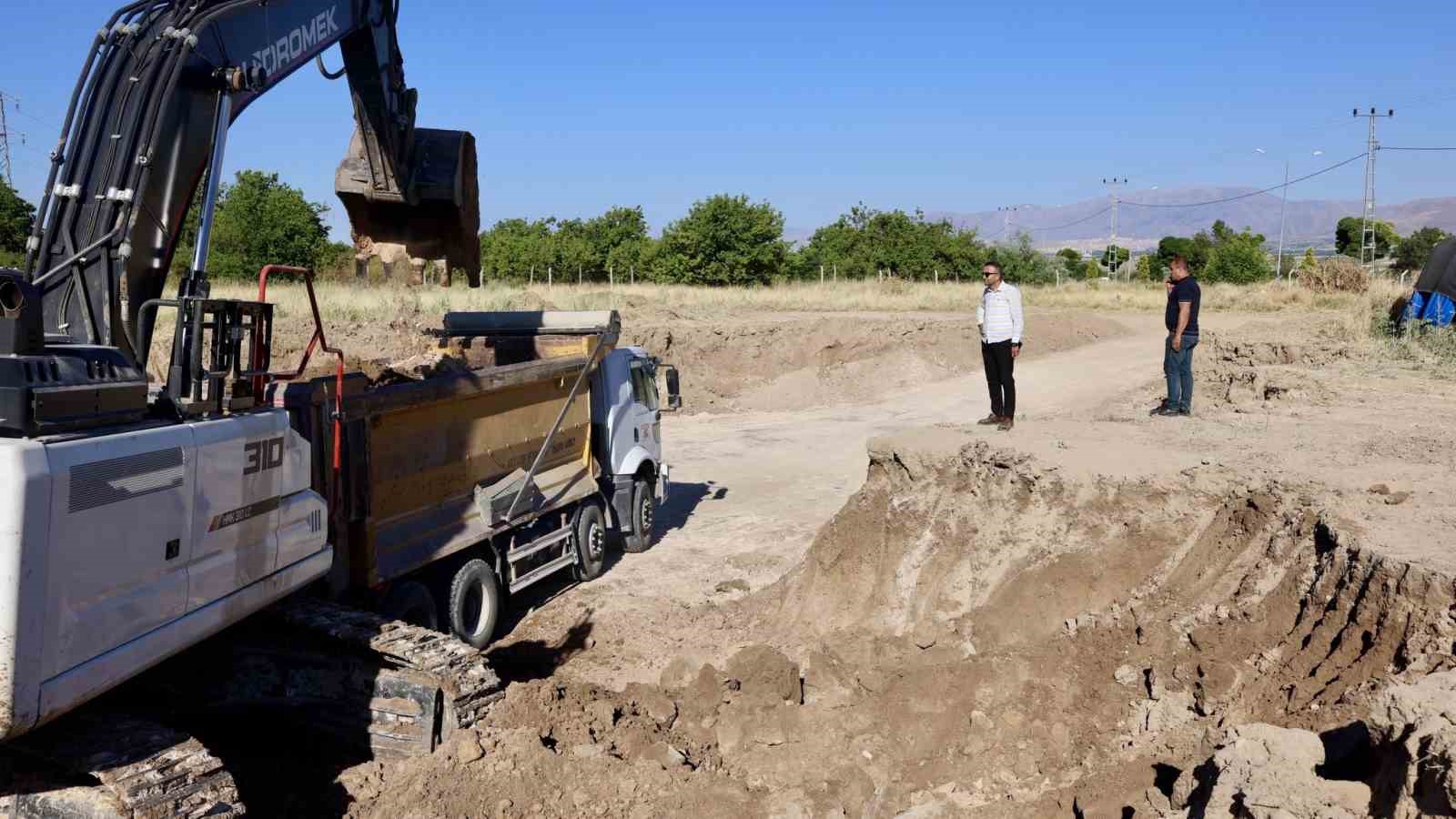 Akçadağ’da 50 yataklı Öğretmenevi’nin temel çalışmaları başladı