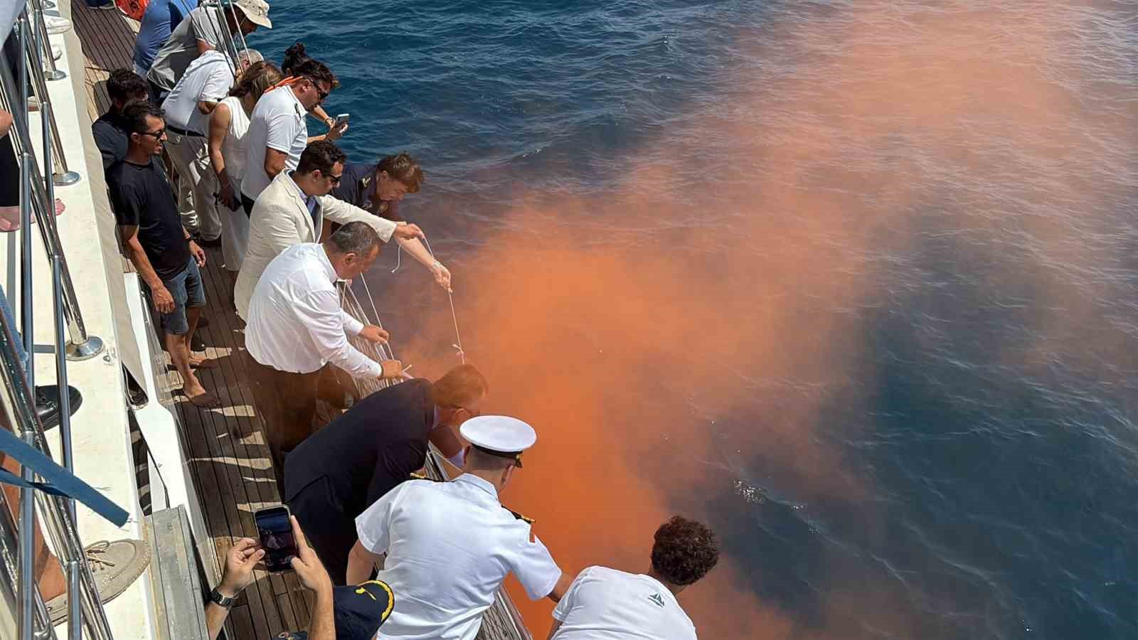 Fethiye’de şehit denizciler anısına denize çelenk bırakıldı