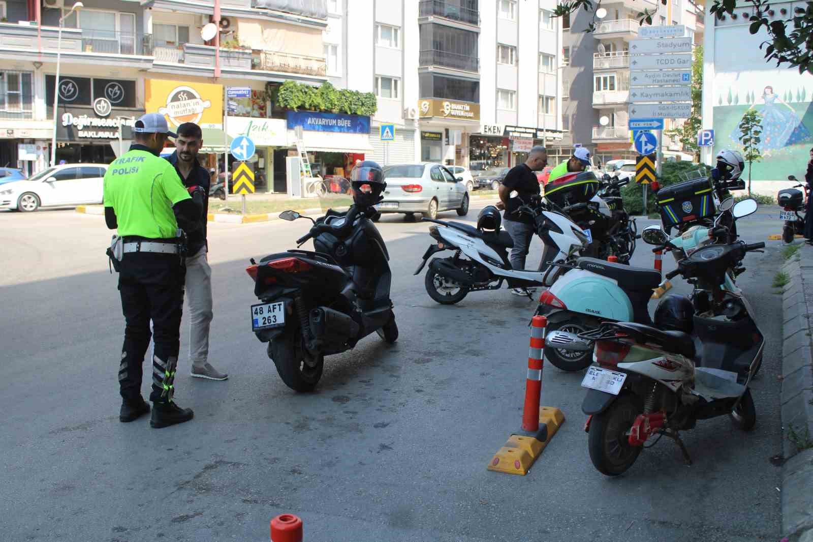 Aydın’da motosiklet sürücüleri denetlendi