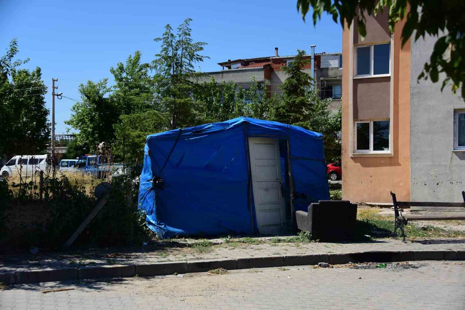 Şehzadeler Belediyesi’nden Selimşahlar’da kaçak yapılara müdahale
