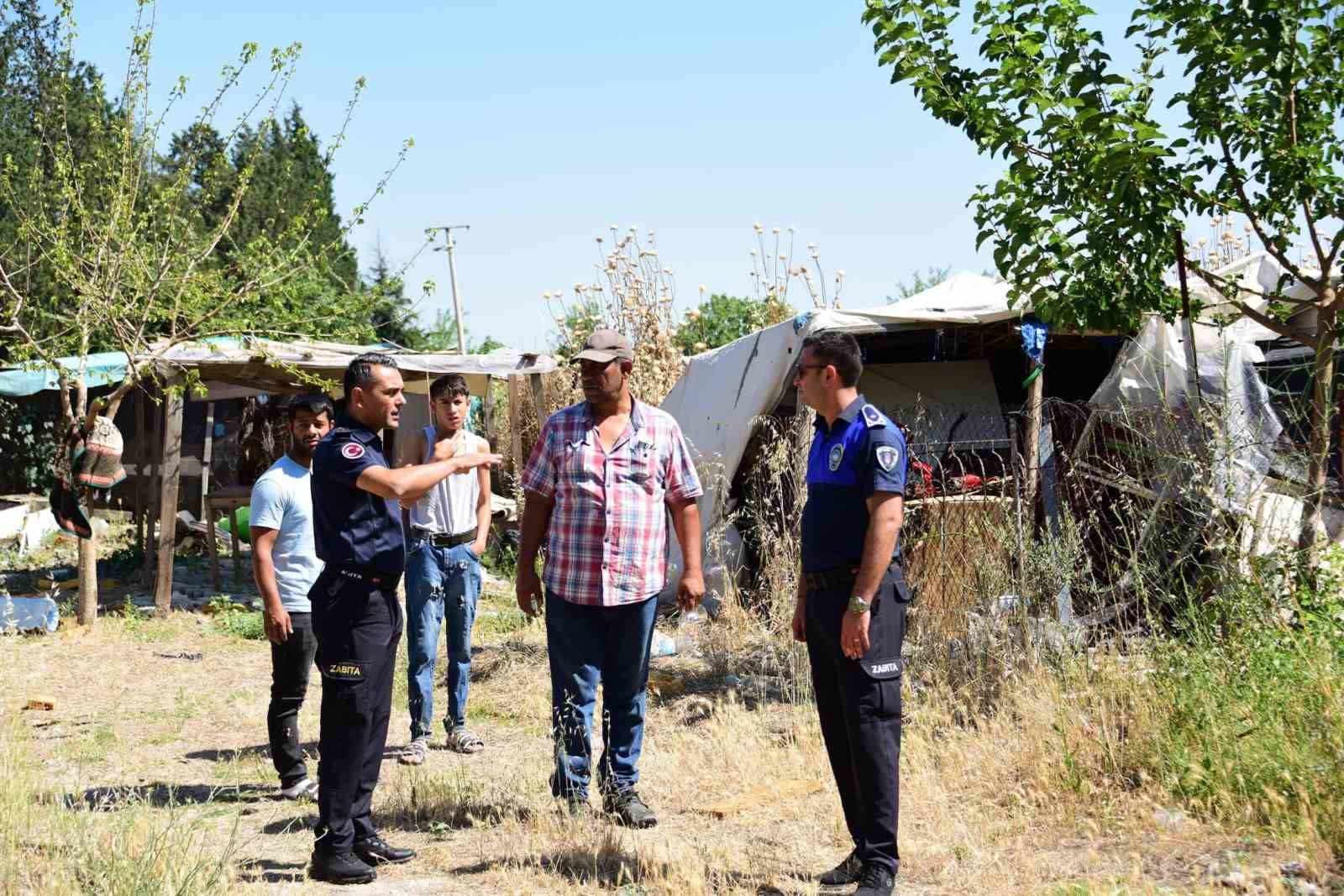 Şehzadeler Belediyesi’nden Selimşahlar’da kaçak yapılara müdahale