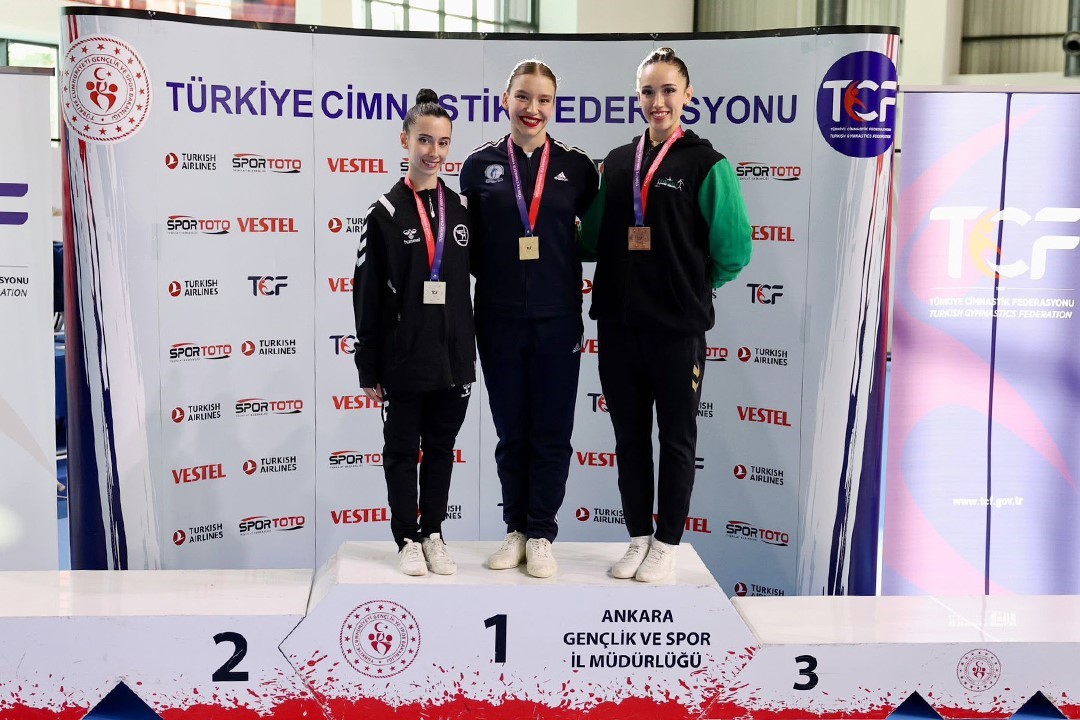 MCBÜ’lü cimnastikçilerden Ankara’da madalya yağmuru