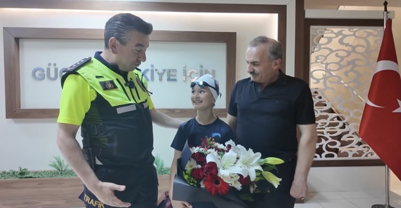 Şehit polisin emaneti Eylül Asel yüzmede gururlandırdı