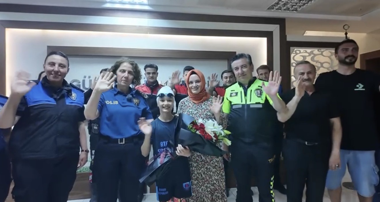 Şehit polisin emaneti Eylül Asel yüzmede gururlandırdı