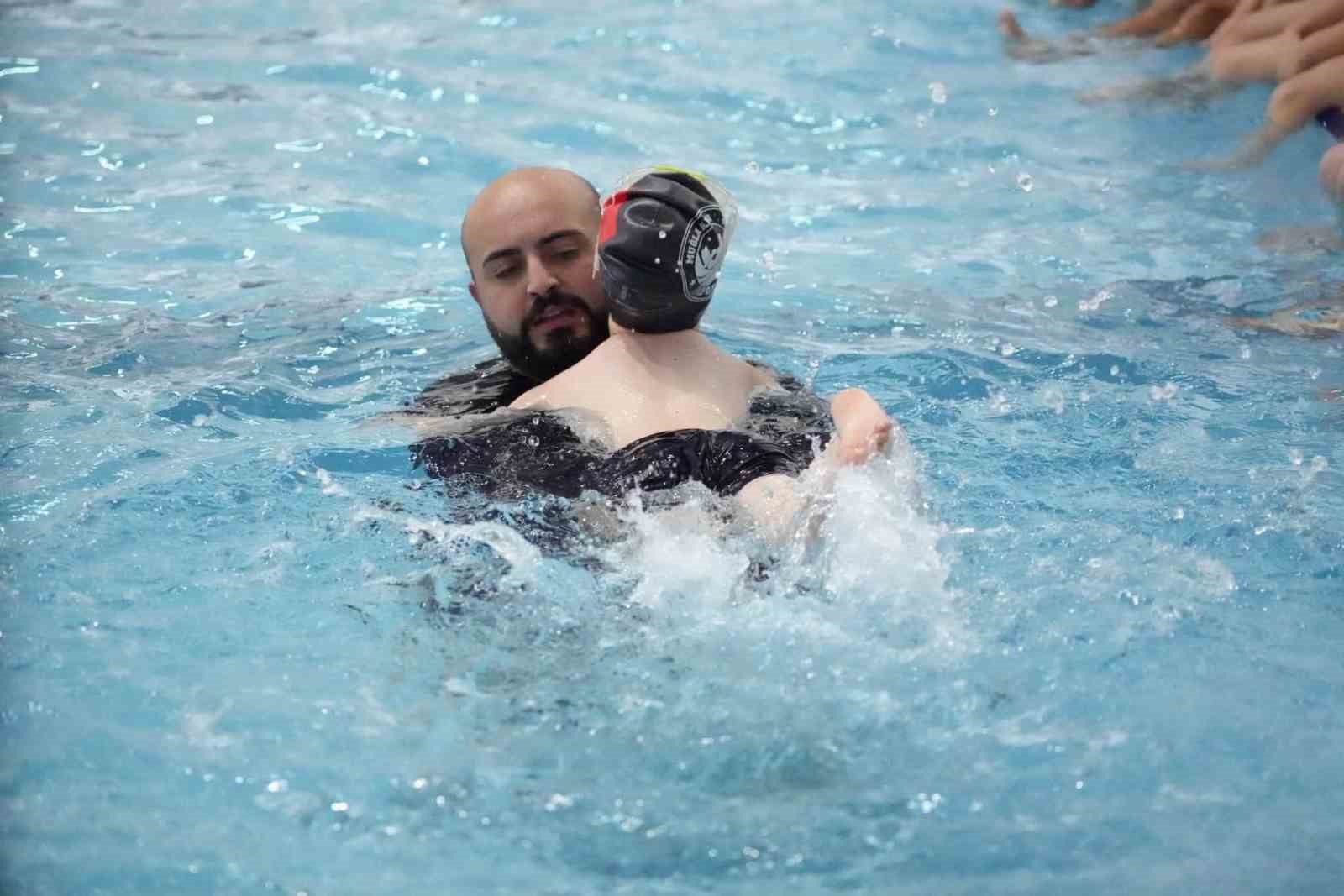 Muğla’da "Yüzme bilmeyen kalmasın" projesi tüm hızıyla sürüyor
