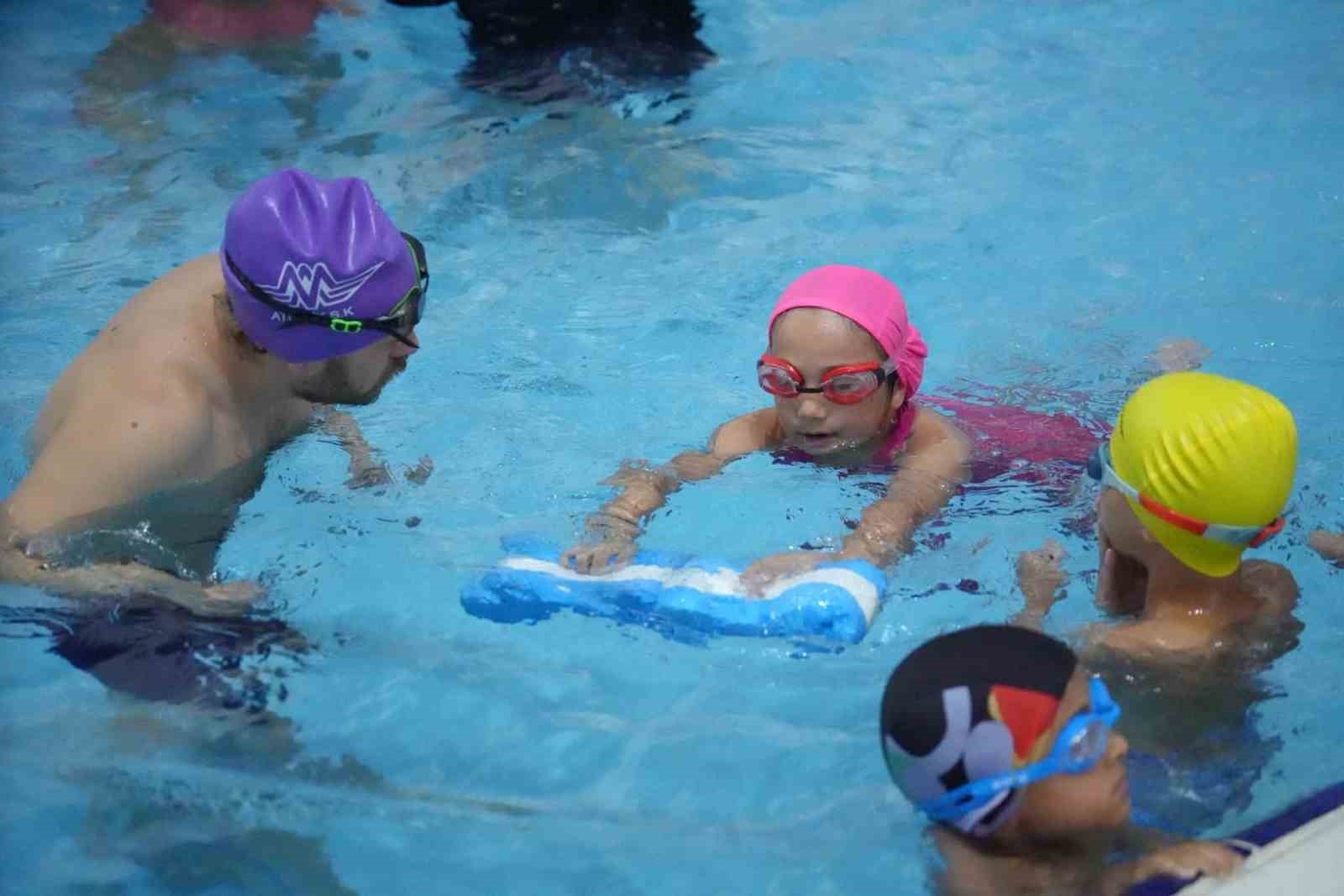 Muğla’da "Yüzme bilmeyen kalmasın" projesi tüm hızıyla sürüyor