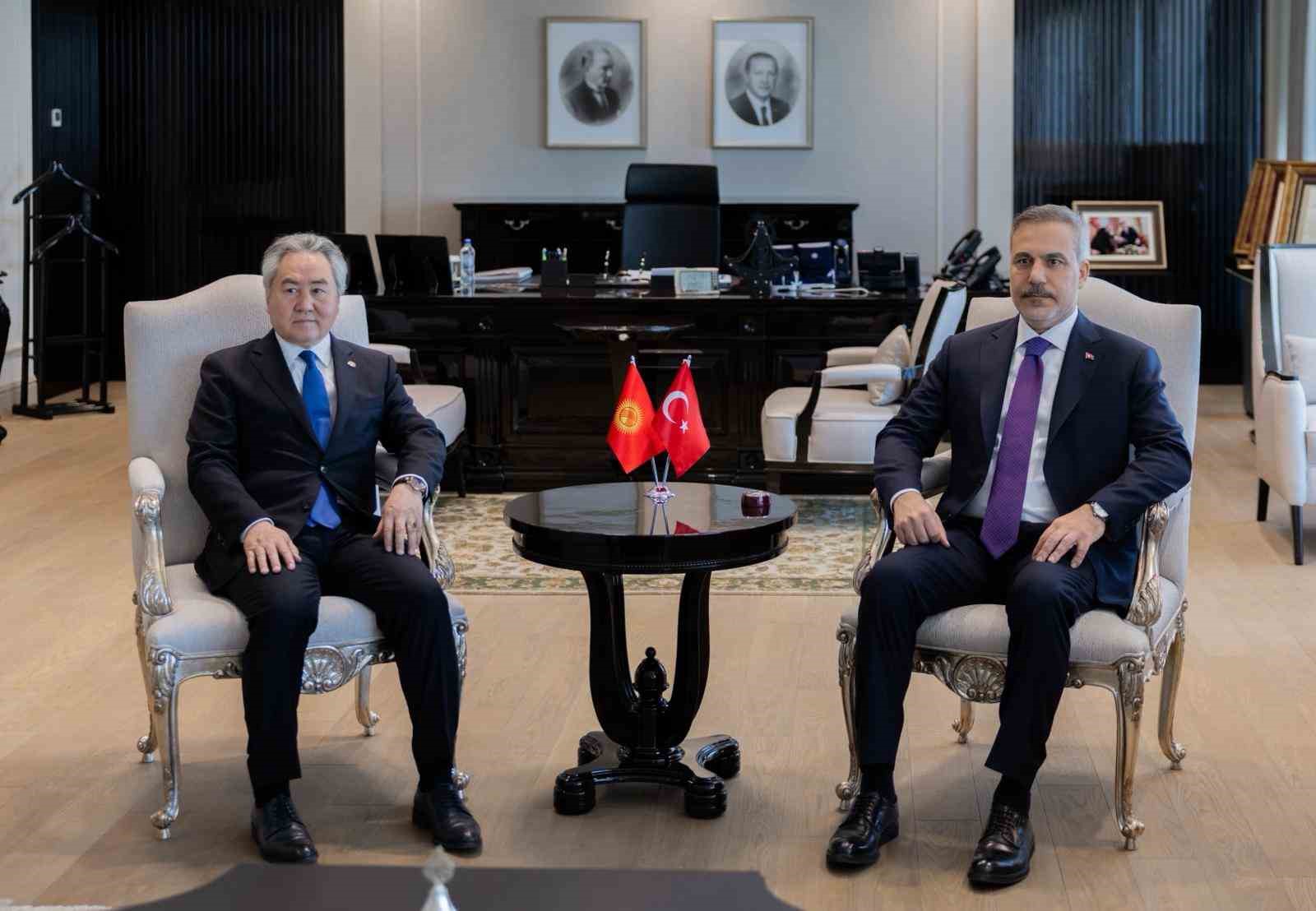 Bakan Fidan, Kırgızistanlı mevkidaşıyla bir araya geldi