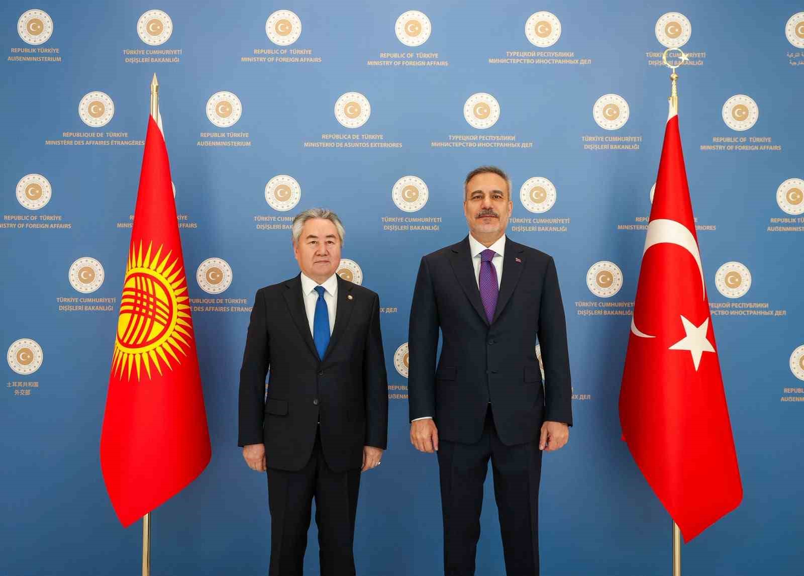 Bakan Fidan, Kırgızistanlı mevkidaşıyla bir araya geldi