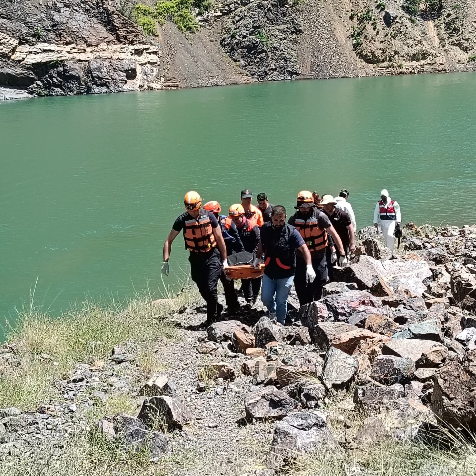 Şavşat Deresi’nde kaybolan babanın cansız bedenine ulaşıldı