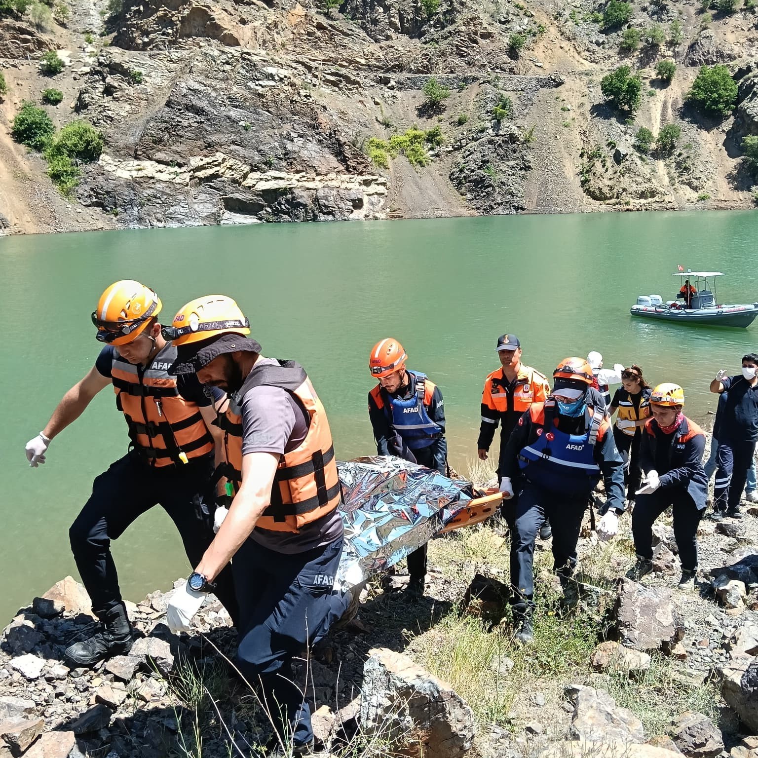 Şavşat Deresi’nde kaybolan babanın cansız bedenine ulaşıldı