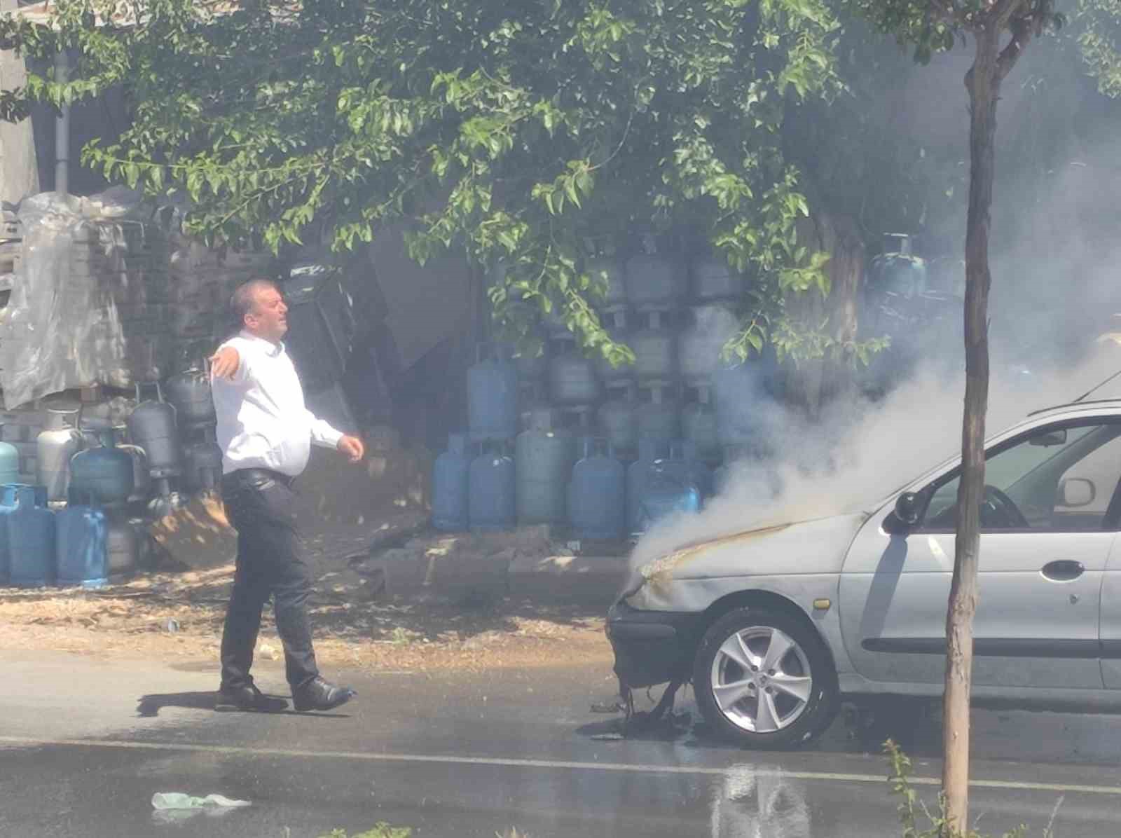 Diyarbakır’da otomobil bomba gibi patladı