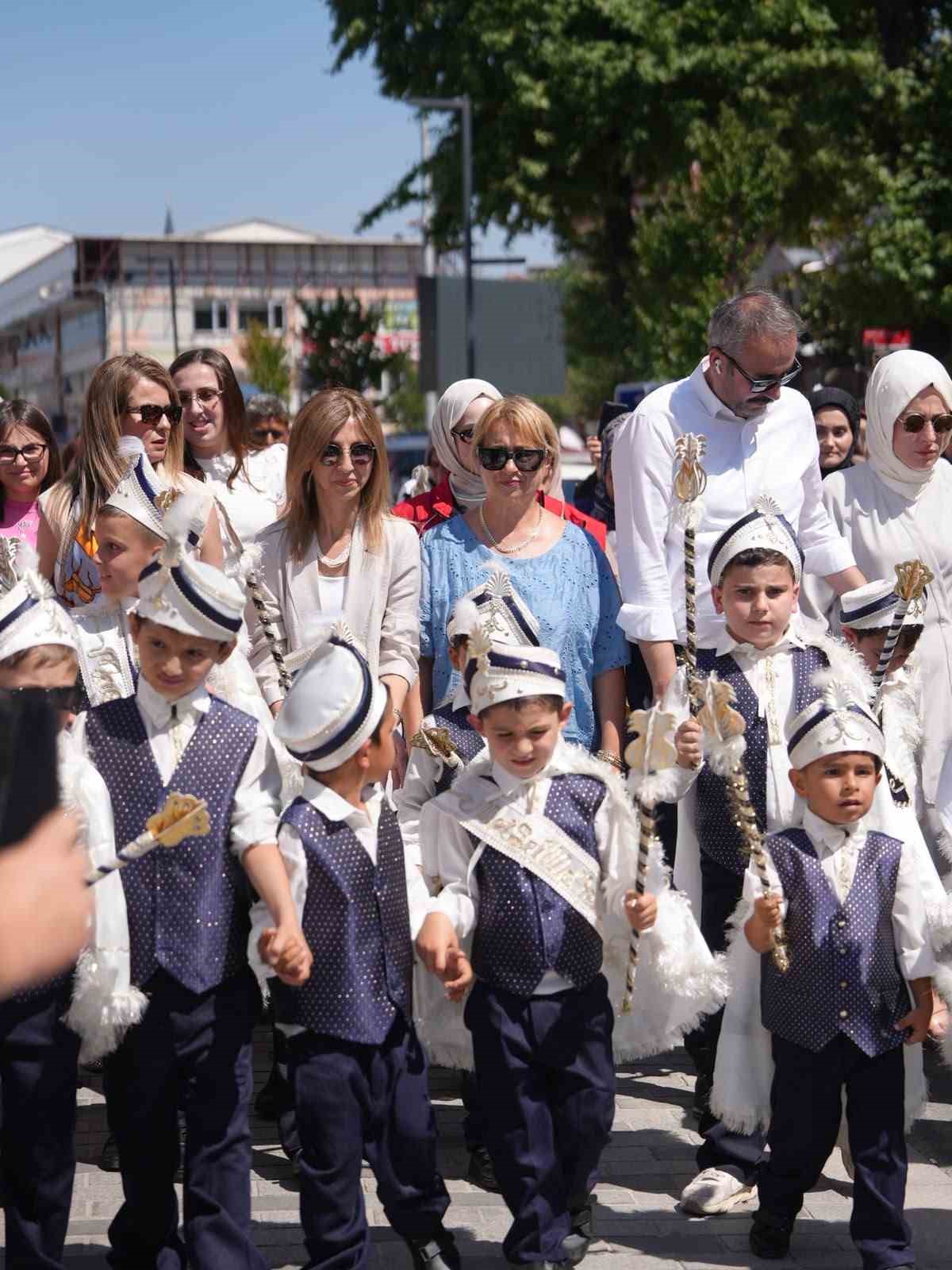 Düzce’de toplu sünnet şöleni coşkusu