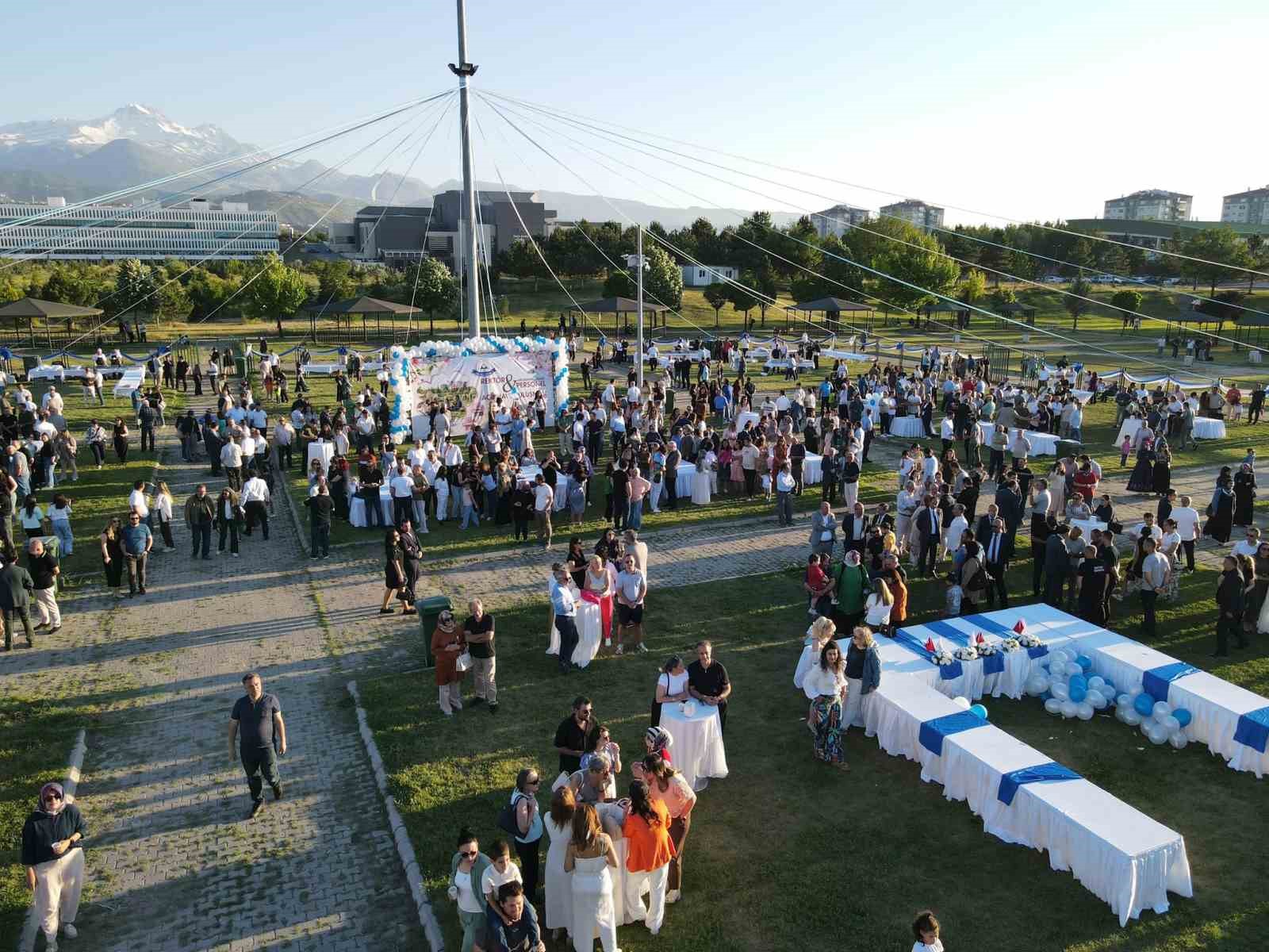 Rektör Prof. Dr. Altun, akademik ve idari personel ile buluştu