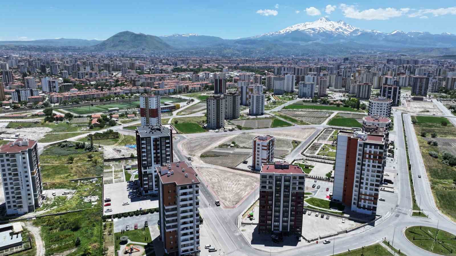 Başkan Çolakbayrakdar: "Her yeni park, şehrimize kazandırılan yeni bir nefestir"