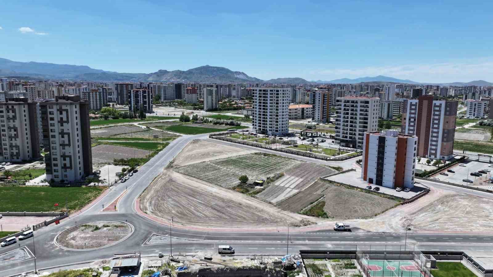 Başkan Çolakbayrakdar: "Her yeni park, şehrimize kazandırılan yeni bir nefestir"