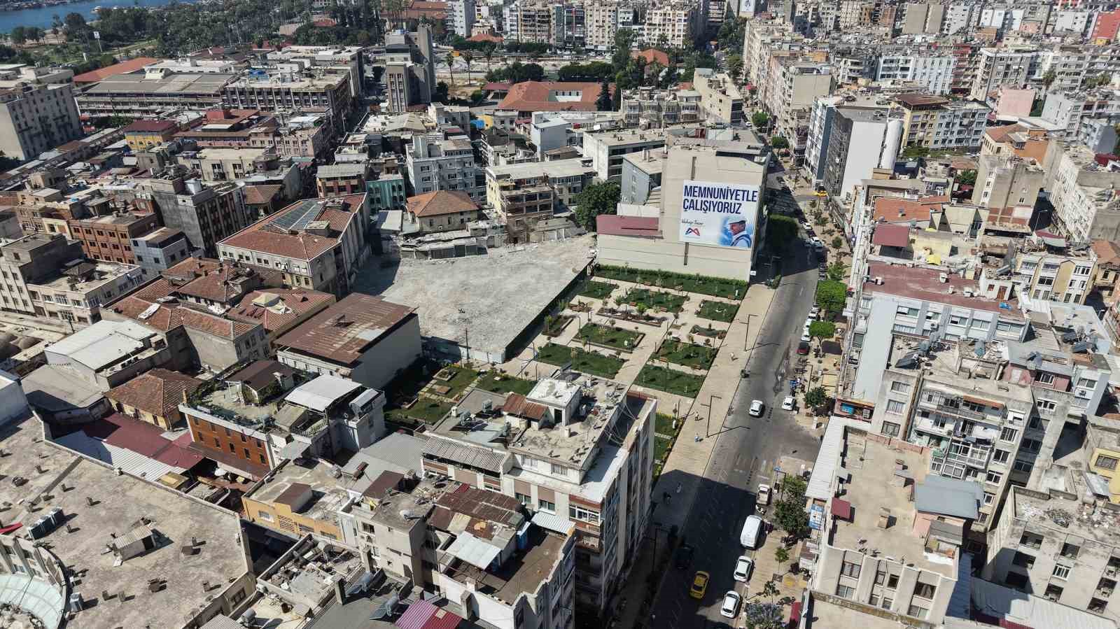 Mersin’de Zafer Çarşısında dönüşüm sürüyor