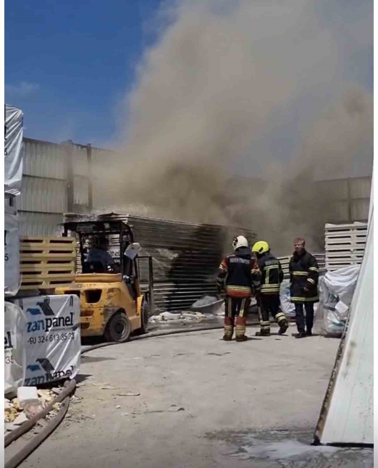 Tarsus’ta depo yangını
