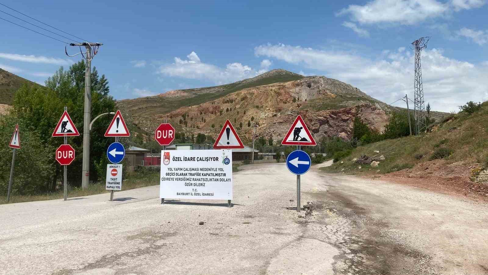 25 köyün ulaşımını sağlayan İspir grup yolu asfaltlanıyor