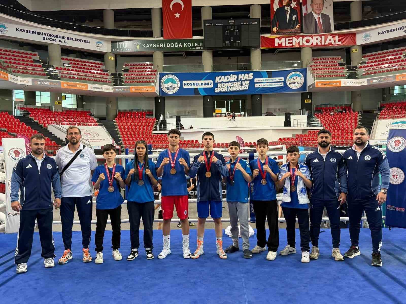 Kağıtspor sporcuları kürsüye ambargo koydu