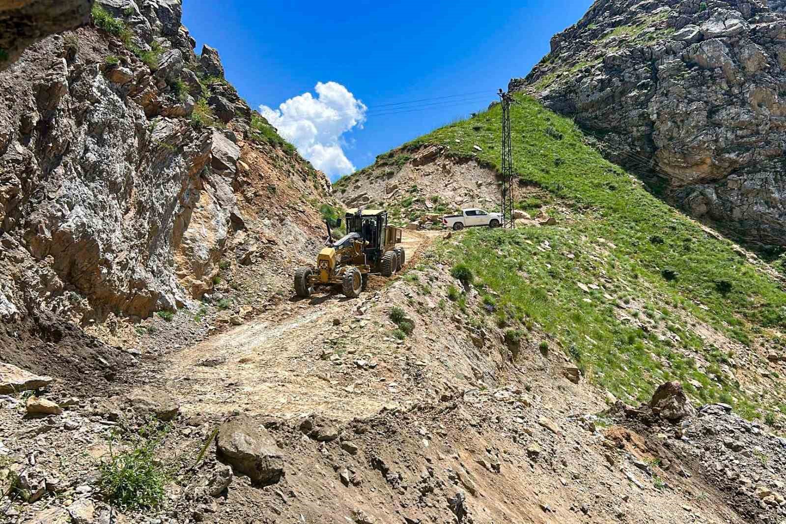 Kozluk’ta üreticiye yol müjdesi