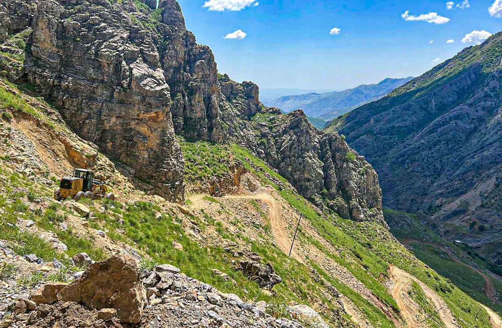 Kozluk’ta üreticiye yol müjdesi