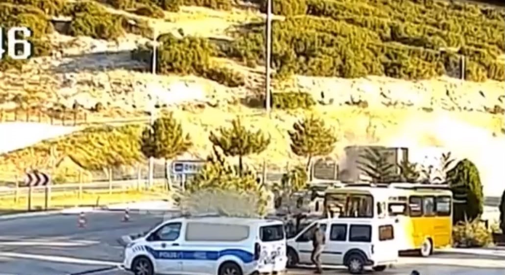 Isparta’da kontrolden çıkan tır devrildi