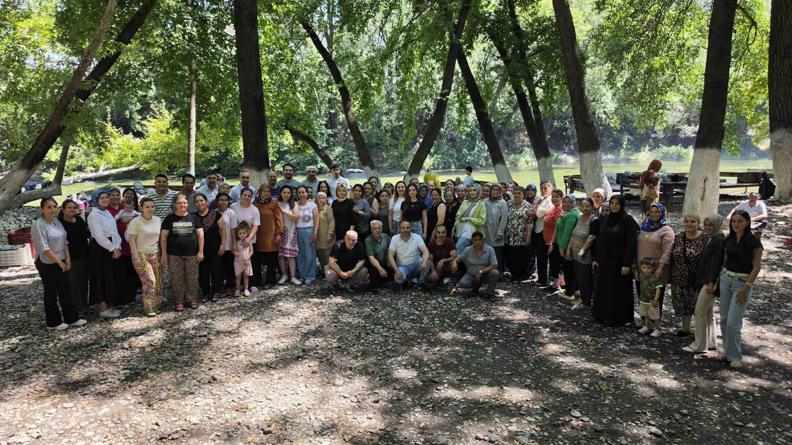 Nazilli’de incir işletmesi çalışanları yeni sezon öncesi eğlendi