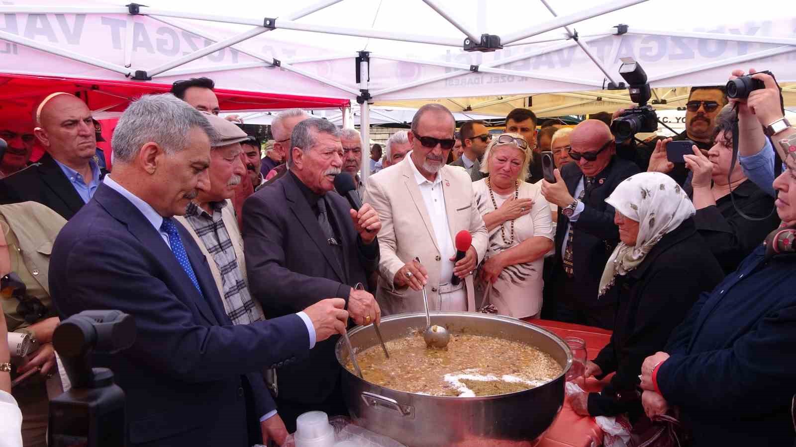 Yozgat’ta düzenlenen Aşure Günü programı yoğun ilgi gördü