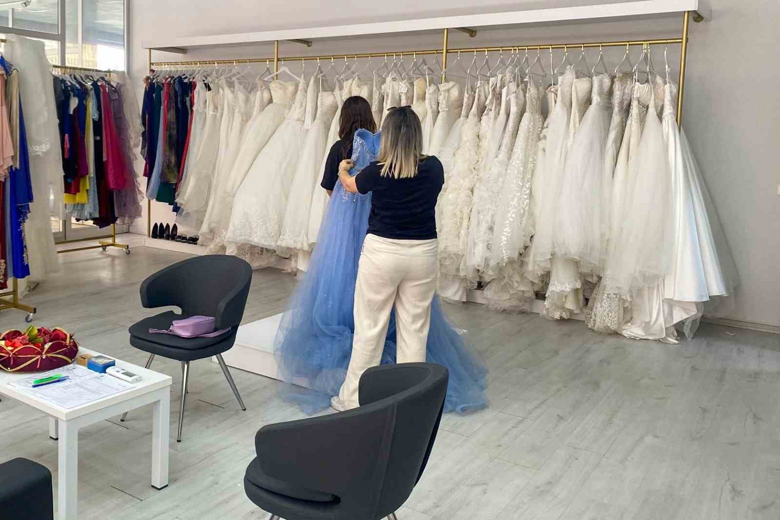 Efeler’de Kent Zarafet Merkezi çiftlerden beğeni topluyor